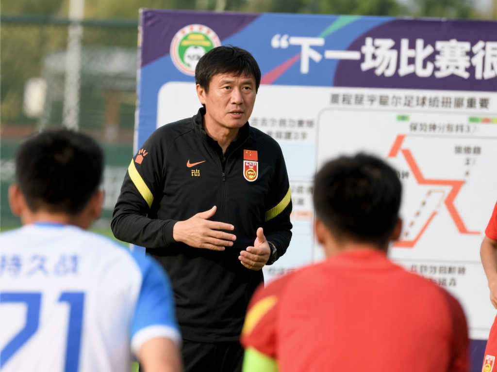 国足集训结束，谢文能社媒晒照：累并快乐着，下次见.